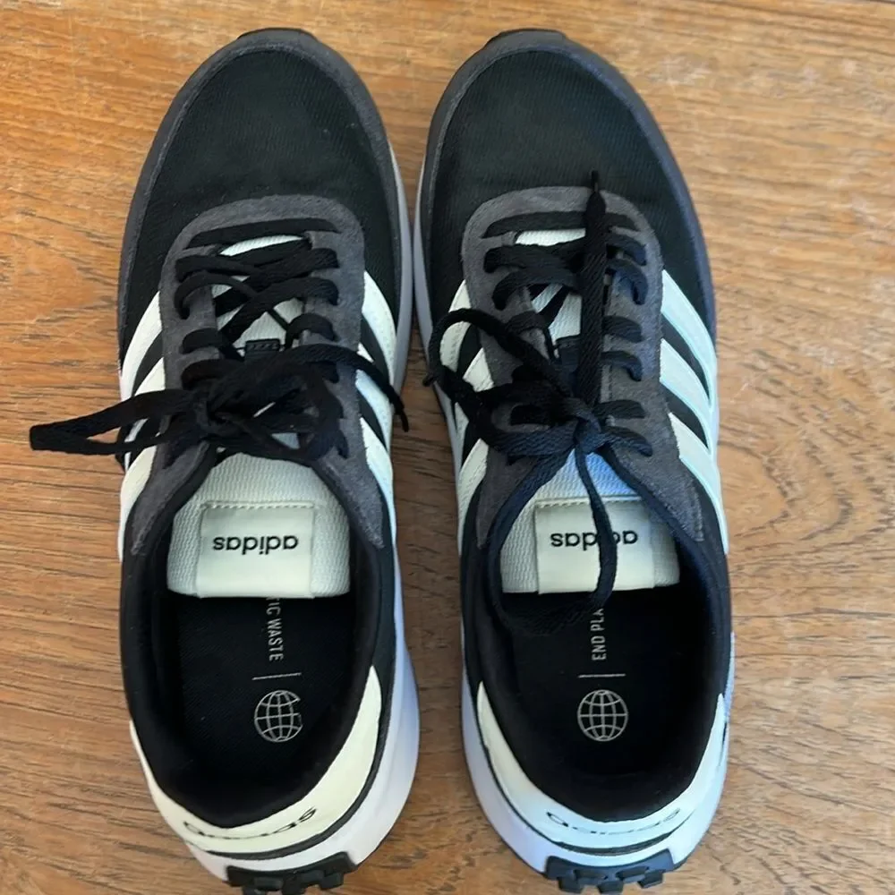 EUC Adidas Run 70s Women’s Sneakers‎ 9